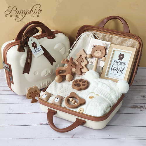 Baby Gift Box Set for Boys and Girls, Bear Toy Set, Wooden Toys, Organic 100% Cotton Suitcase, Spring, Autumn, Winter Edition, Gift
