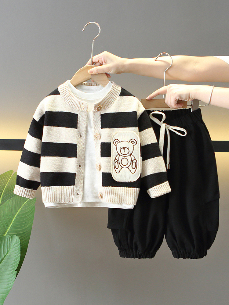 Conjunto de Otoño para Niños 6152, Nuevo Conjunto de Tres Piezas de Suéter para Niños, Estilo Coreano, Primavera y Otoño 2026