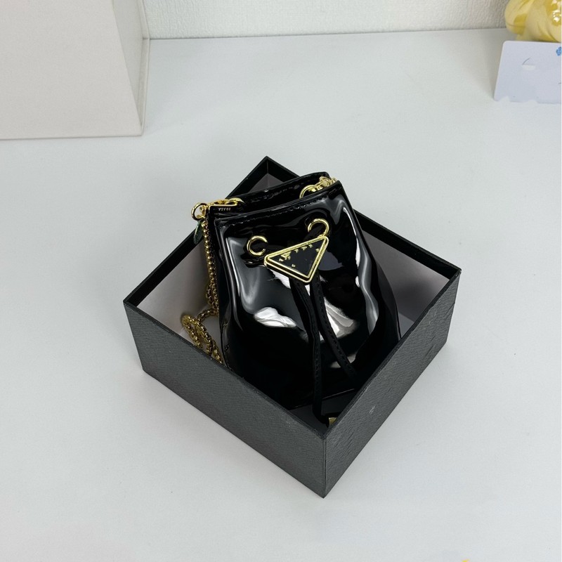 新しいバッグ 2025 新しいかわいいホットスタイルバケットバッグ光沢のあるプリンセスアクセサリー口紅メッセンジャーバッグ|undefined