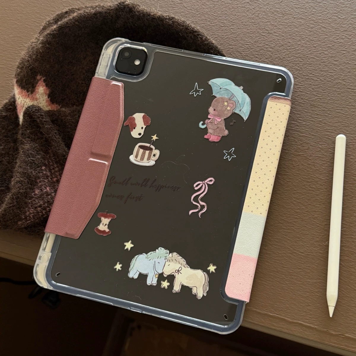 Мультяшная медведь-заяц головоломка Подходит для чехла на iPad Защита чехол 2025 Pro11/13-дюймов планшет Магнитная пряжка