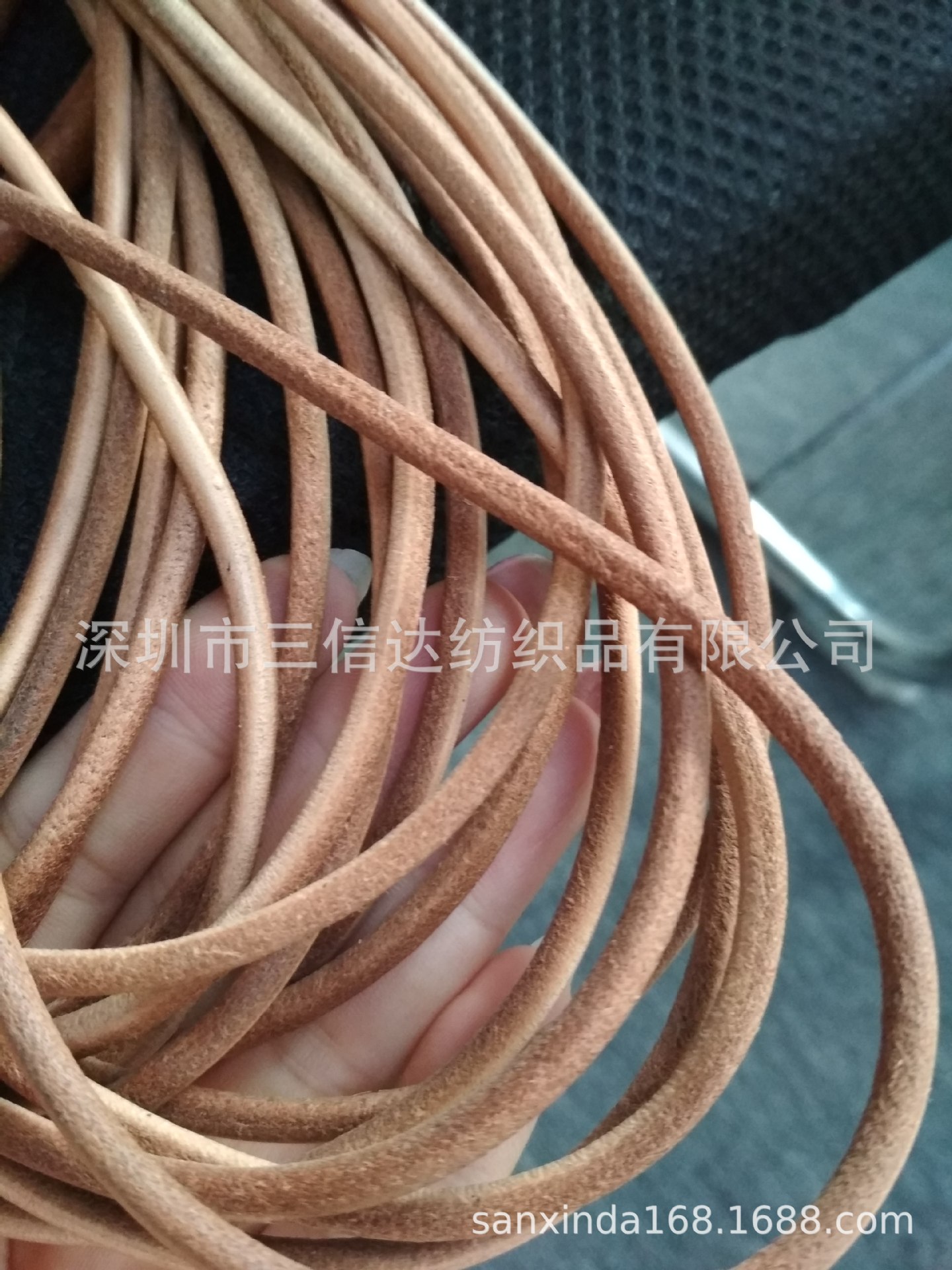 工厂直销毛绒皮绳棕色皮绳切割皮条抽条皮绳贴合皮绳车线皮绳服装