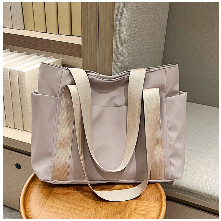 Modische Nylon Umhängetasche Für Damen Große Schultertasche_voghion.com