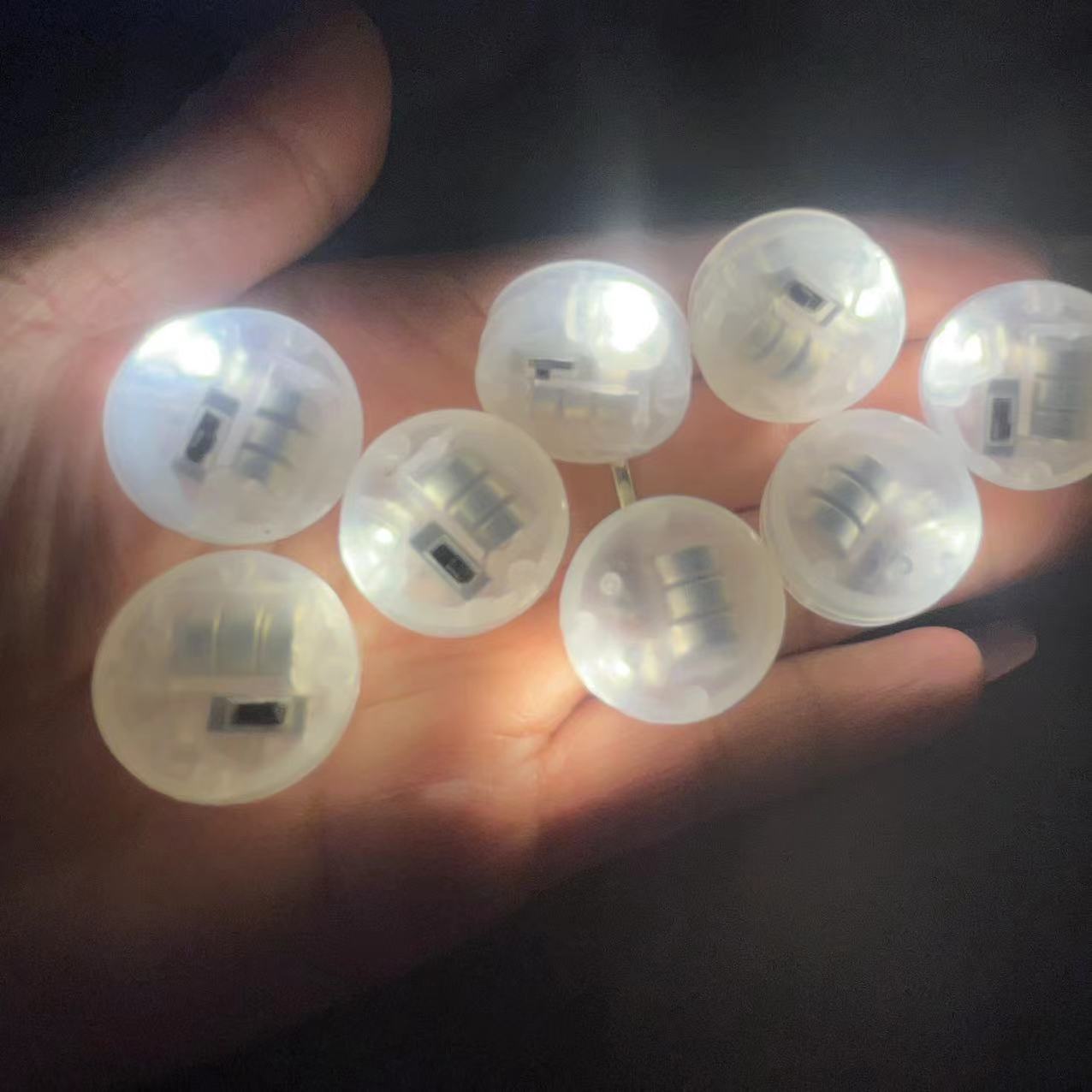 (2개) 핑거 팁 자이로 코어 보드 플래시 LED 전자 심지 수제 DIY 다채로운 전자 작은 램프 빛나는 원형 액세서리 램프