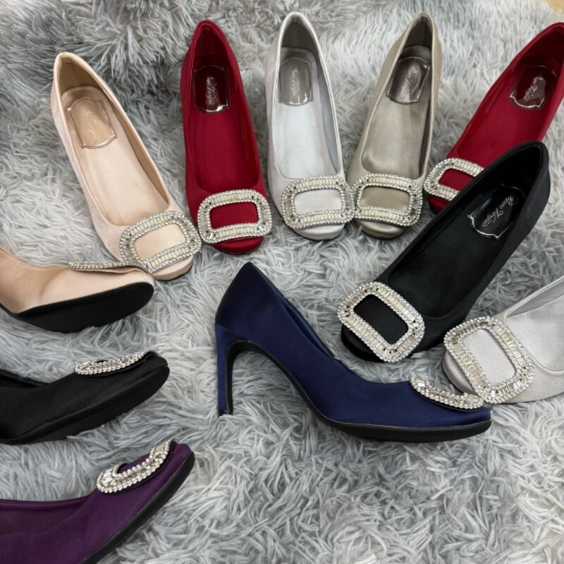 Red Satin Bridal Pumps 8cm with Rhinestone Square Buckle High Heels Evening Square Toe Stiletto Fashion Shoes Manufacturer Red Satin Bridal Pumps 8cm with Rhinestone Square Buckle High Heels Evening Square Toe Stiletto Fashion Shoes Manufacturer