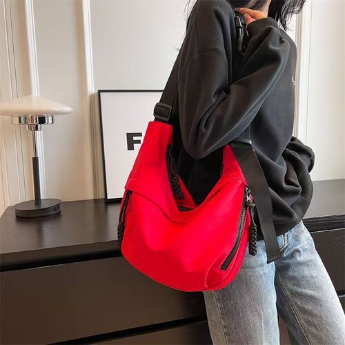 Waterproof oxford cloth, large capacity dumpling bag, cross-body bag, female niche, new all-matching casual dynamic shoulder bag, trendy