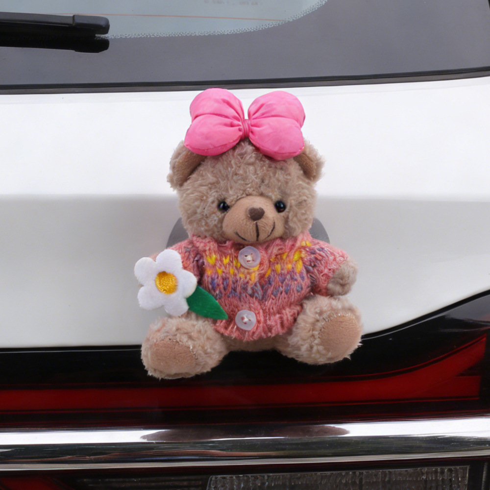 Colgante de coche Colgante trasero Dibujos animados lindo oso trasero trasero muñeca adorno pegatina baúl fuera del coche muñeca