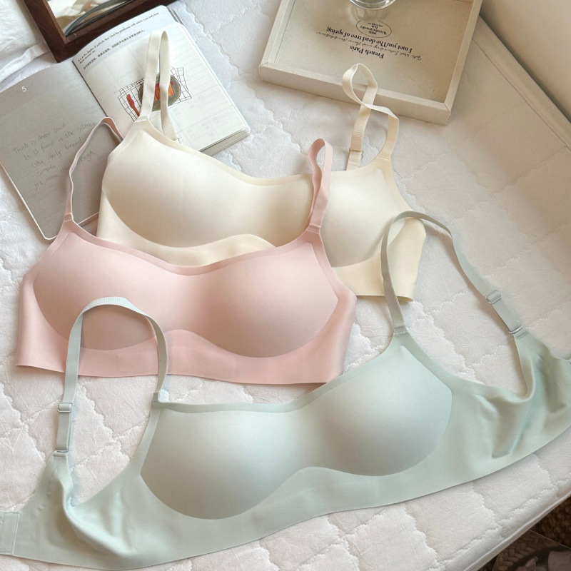 Invisible, Traceless, Thin Bra for Small Busts, Low-Cut, No-Show, Push-Up, Soft Support, Square-Neck Bra Invisible, Traceless, Thin Bra for Small Busts, Low-Cut, No-Show, Push-Up, Soft Support, Square-Neck Bra