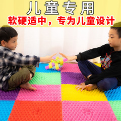 幼稚園の指の押さえ板の足の底のマッサージのクッションの触覚のマットの子供の感覚のシステムの訓練の器材の小さい冬の筍の指の押さえ板