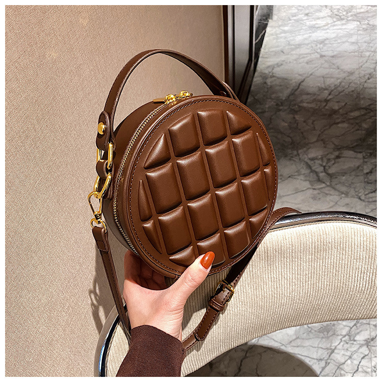 Popular Bag 2021 New Trendy Fashion Portable Small Round Korean Messenger Bag display picture 2