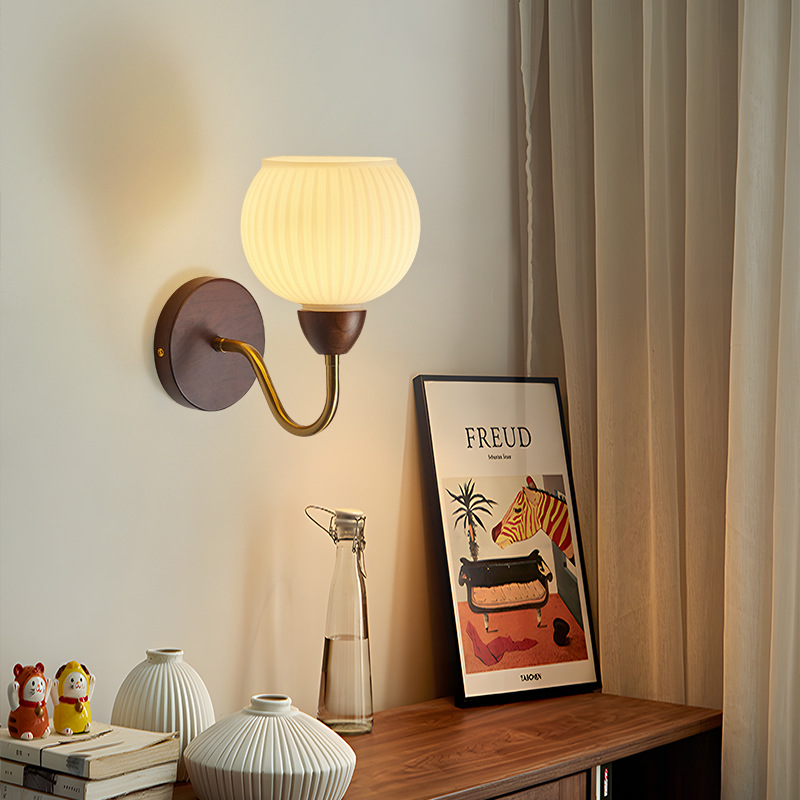 Vidrio simple latón sensación de cabecera de cama moderna dormitorio sala de estar francesa retro lámpara de pared de alto estilo antiguo retro lámpara de pared de viento