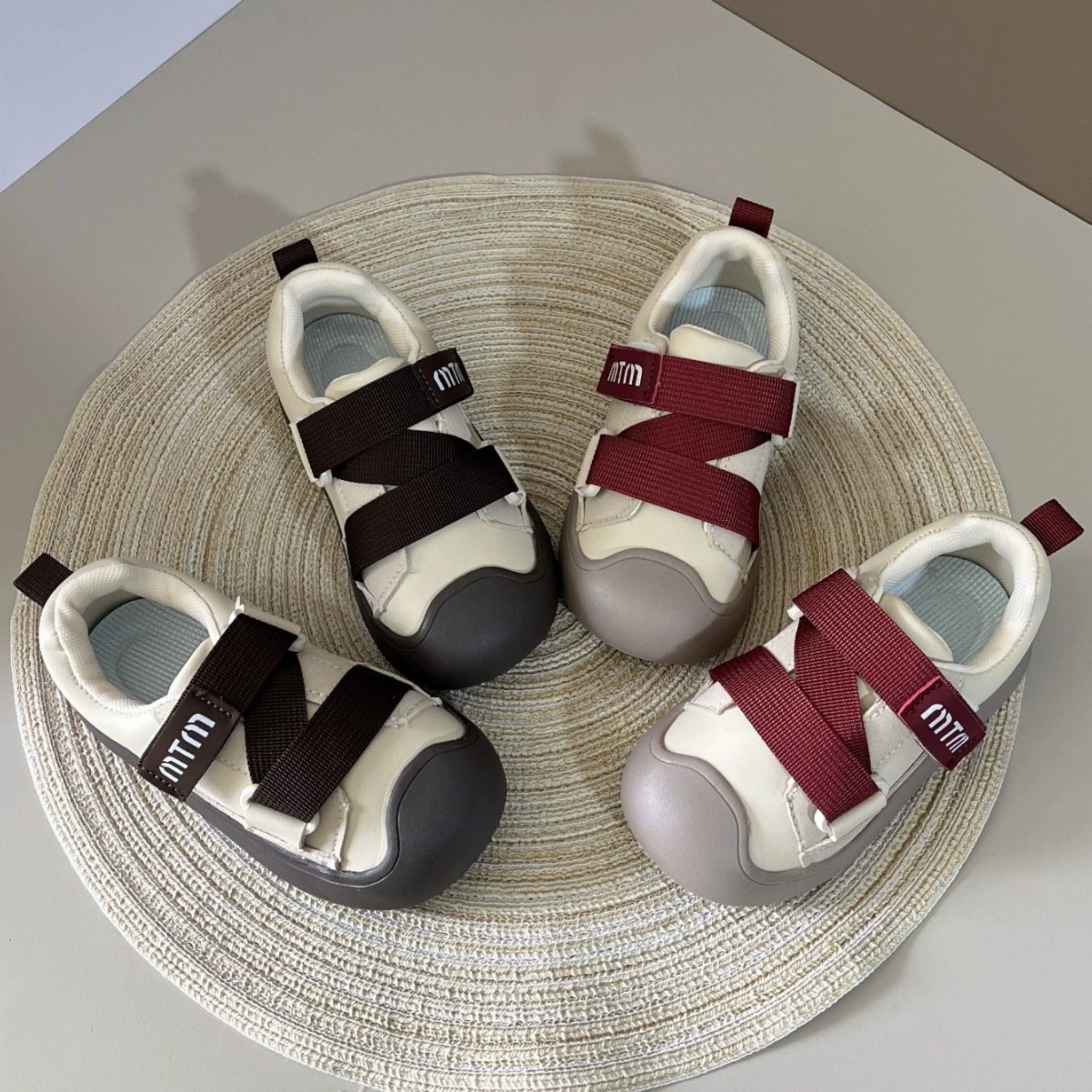 Children's shoes for early age for men and women, universal sneakers for leisure, soft sole, autumn, trend of season