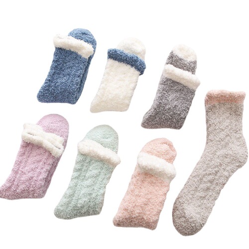 Coral velvet ankle socks for women, mid-calf length, suitable for autumn and winter, cute, padded, postpartum socks, indoor socks, warm sleep socks for winter