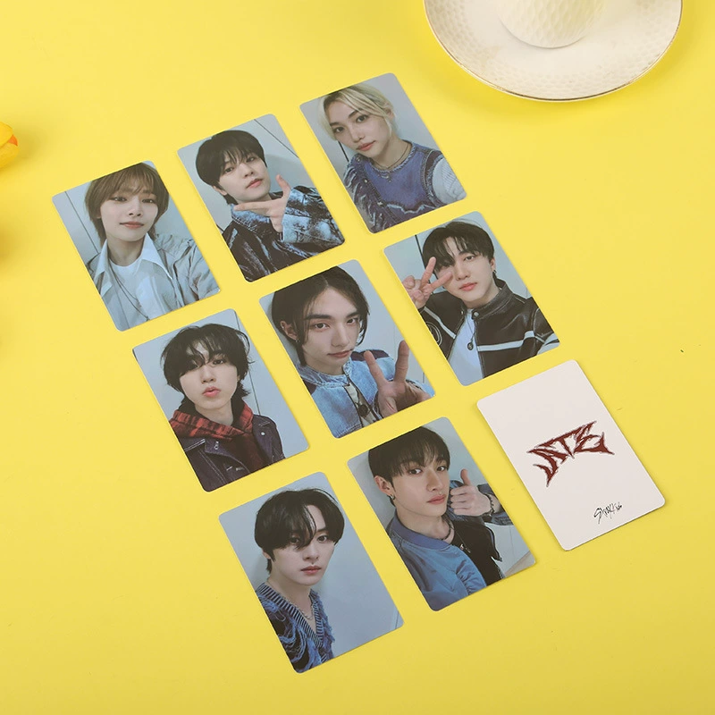 Фотокарточка (STRAY KIDS) компактная карточка, ламинированная 5,4 × 8,6 см, коллекционные варианты