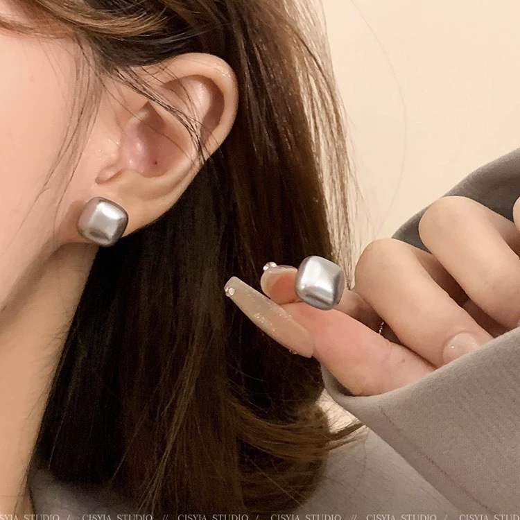 Pendientes de circón súper flash de alta calidad con aguja de plata 925 Pendientes de estilo explosivo de temperamento exquisito de lujo ligero femenino Pendientes de primavera y verano al por mayor