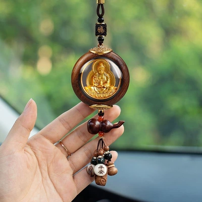 Hanging Decoration with a Sense of Sophistication, Car hanging