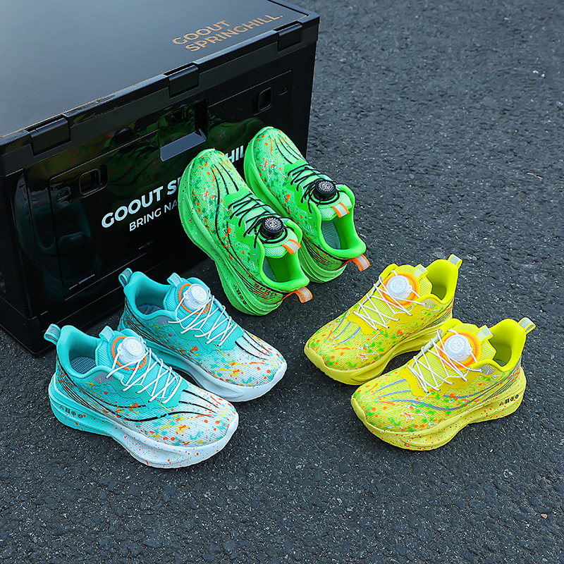 Niños 2025 nuevas zapatillas de deporte coloridas transpirables al aire libre zapatillas de deporte de hebilla giratoria zapatillas de carreras de luz nocturna juvenil