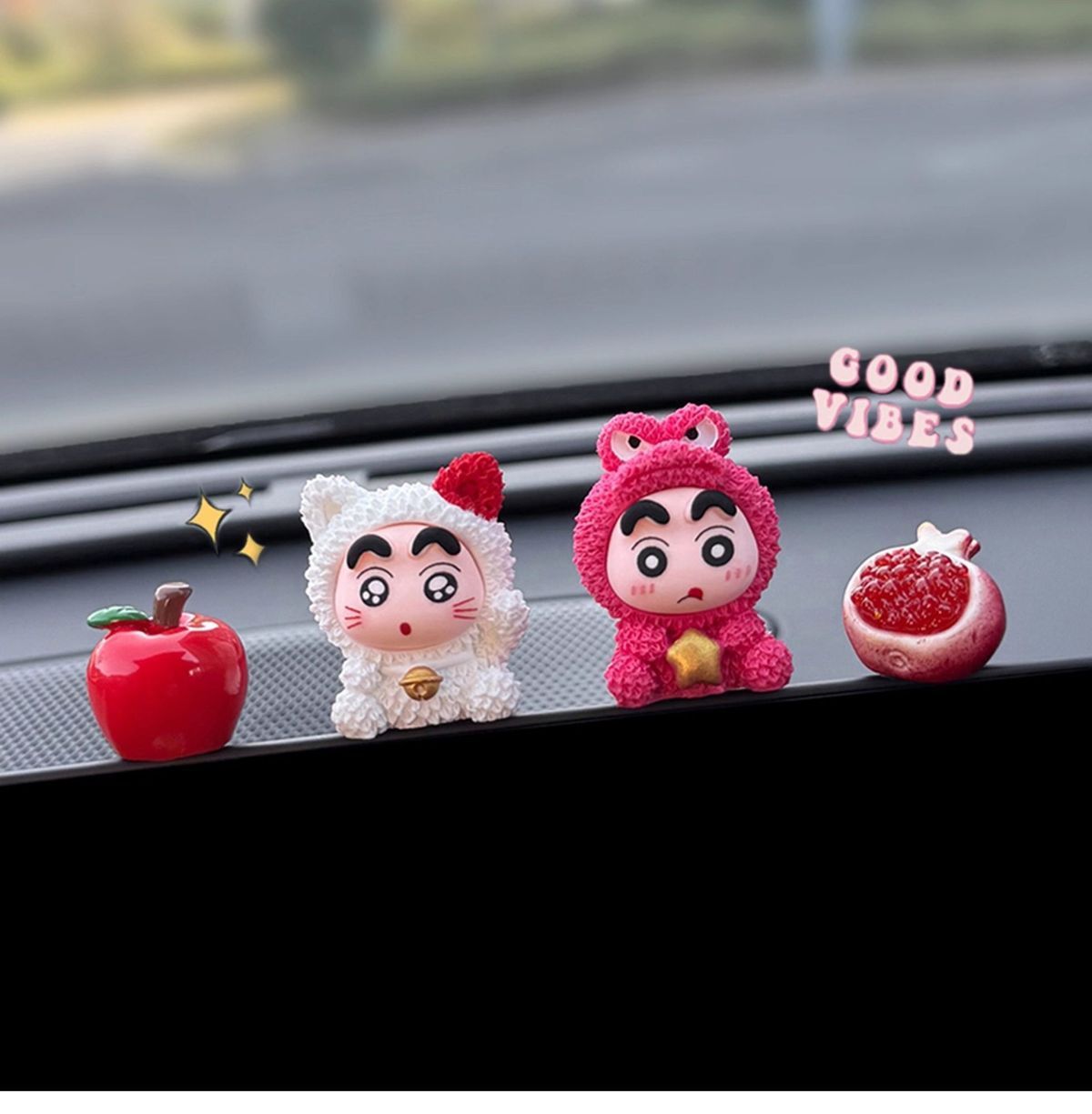 Car Dashboard Decoration Crayon Shin-Chan Car Interior Decoration 2026 Trendy New Cute Female Model