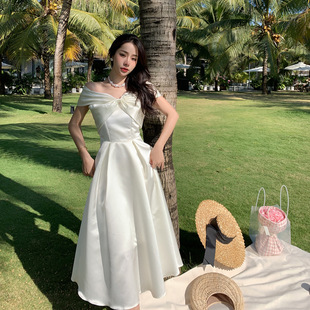 ��ʽС���Y��Ůƽ�r�ɴ���ɫ��Ů�B��ȹ�����Yһ���IĨ�������Lȹ