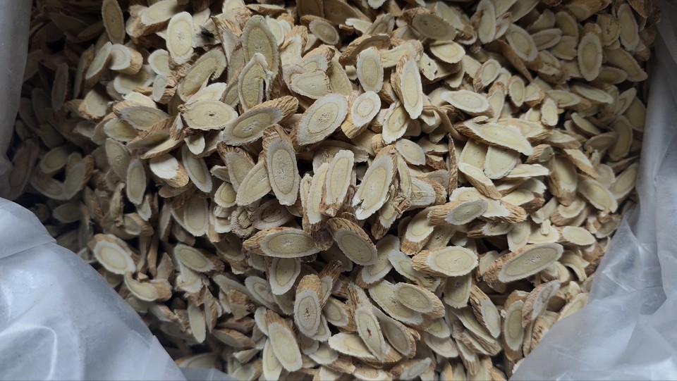 Astragalus Root Slices Huang Qi 斜片 500g Premium Cut Dried Herb for Decoction and Tea key features