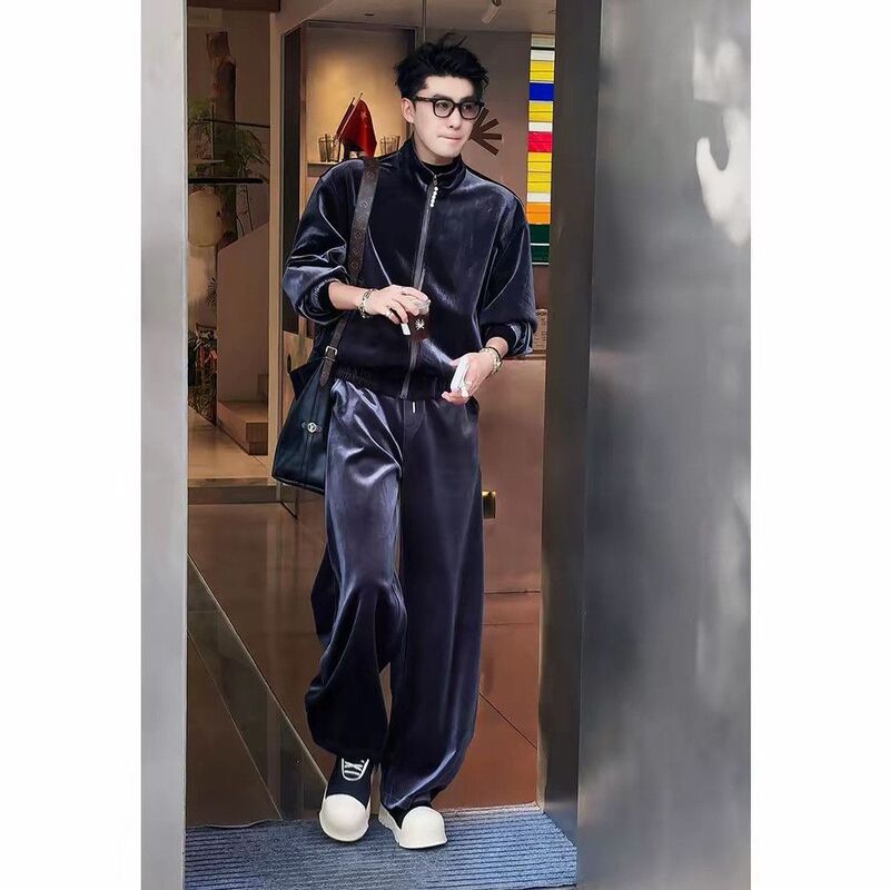 Spring and autumn retro-style velvet stand-collar jacket, fashionable men's set, lightweight, minimalist, loose-fitting, and casual two-piece outfit Spring and autumn retro-style velvet stand-collar jacket, fashionable men's set, lightweight, minimalist, loose-fitting, and casual two-piece outfit