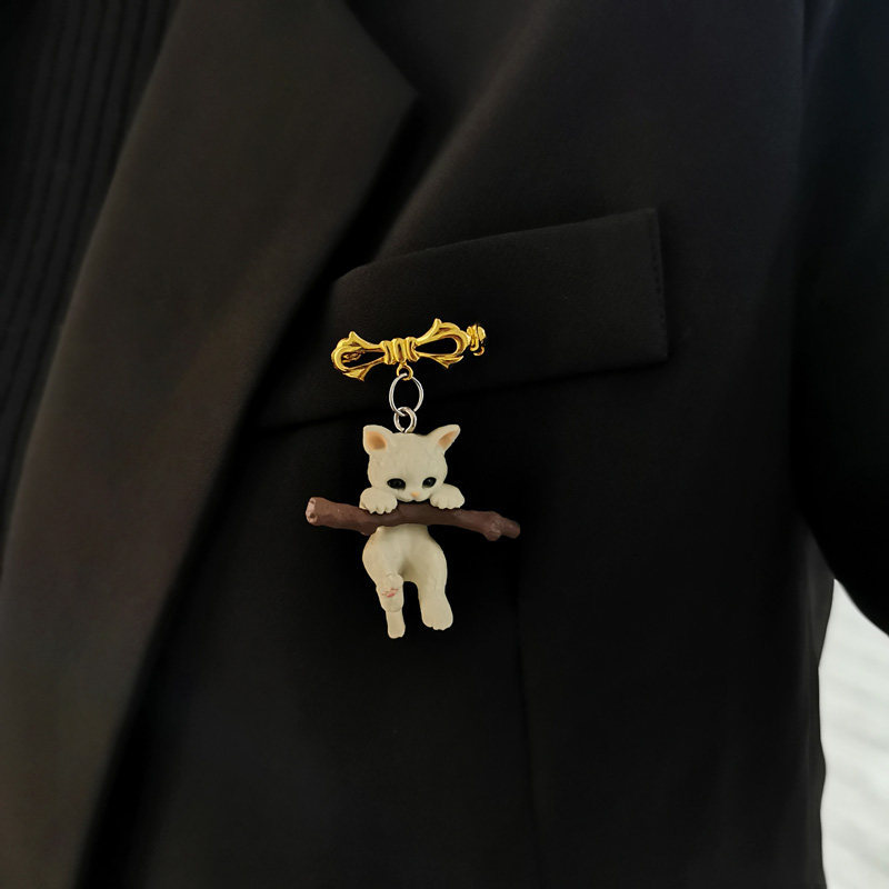 Arco gatito sosteniendo rama broche hembra nuevo personalizado perro mordedura calcetines insignia perro mordedura almohada accesorios PIN