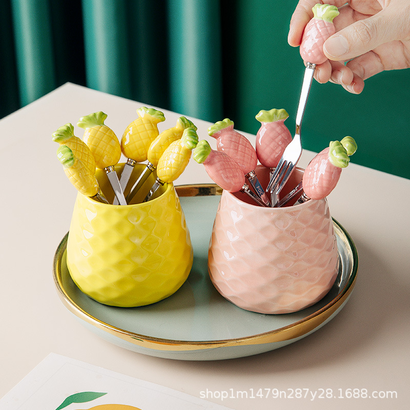 304 creativo pastel de acero inoxidable Tenedor de fruta de alta gama lindo niños seguridad fruta palo pequeño tenedor luz colección de lujo