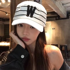 简约韩国潮牌新款W字母白色灯心绒平顶帽棒球帽子女显脸小鸭舌帽