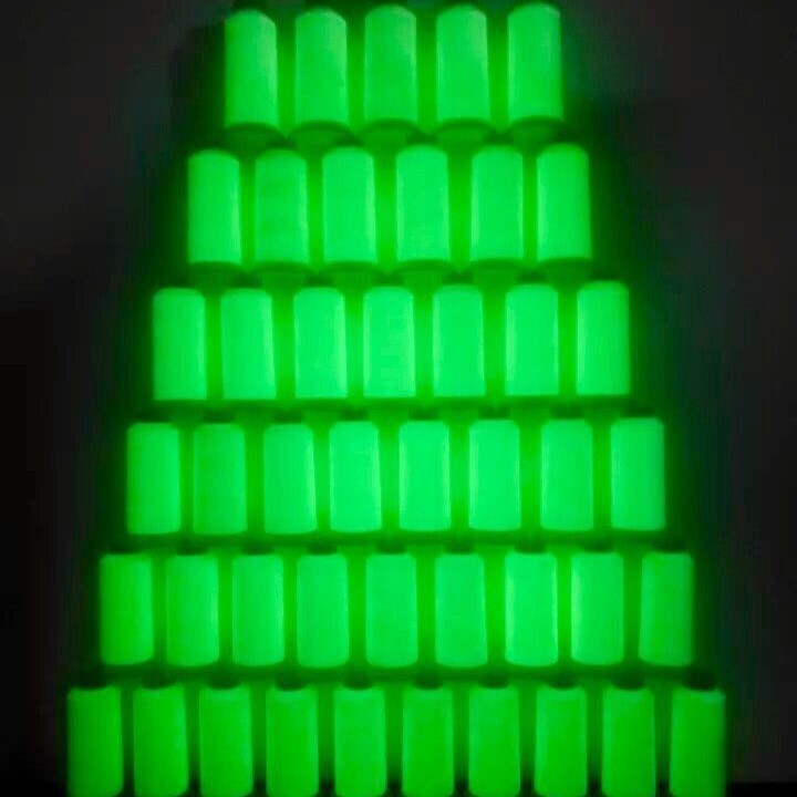 黄色夜光线涤纶刺绣线 荧光夜光绣花线 耐水洗耐磨夜光针车缝纫线