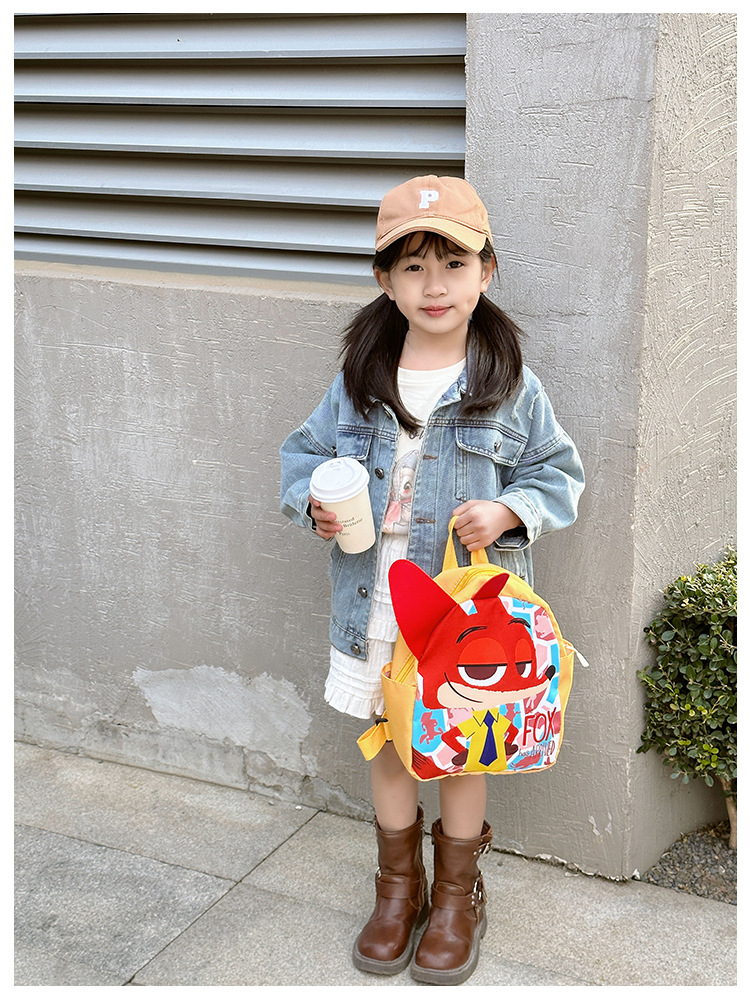 The new 2024 Kuromi kindergarten backpack is cute and cartoonized. It's a lightweight schoolbag and a cute snack bag for kids undefined