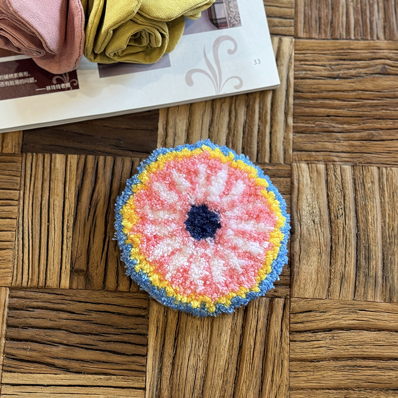 Posavasos bordados pinchados - Mandala 3 (no terminado)