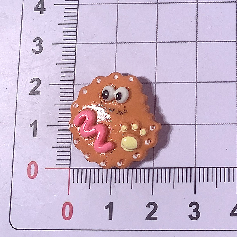 Caricatura brillante cara extraña comida DIY accesorios de resina joyas hechas a mano pinzas de pelo de casco de teléfono celular taza de agua tocado al por mayor