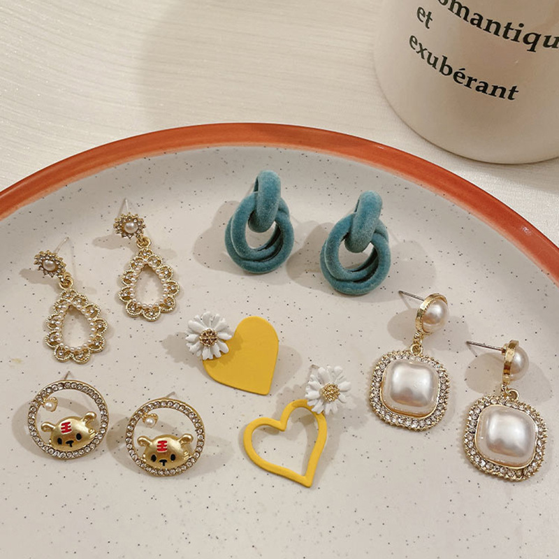 Pendientes de alta calidad de estilo francés de celebridades en línea para mujeres 2022 nuevos pendientes elegantes de moda pendientes populares pendientes largos pendientes Retro