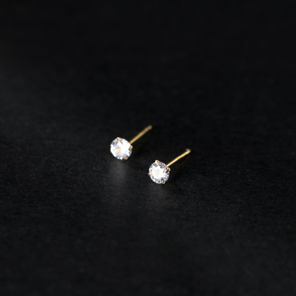 1 Pair Quantity 1 Pair 925 Sterling Silver Zircon Solid Color Ear Studs
