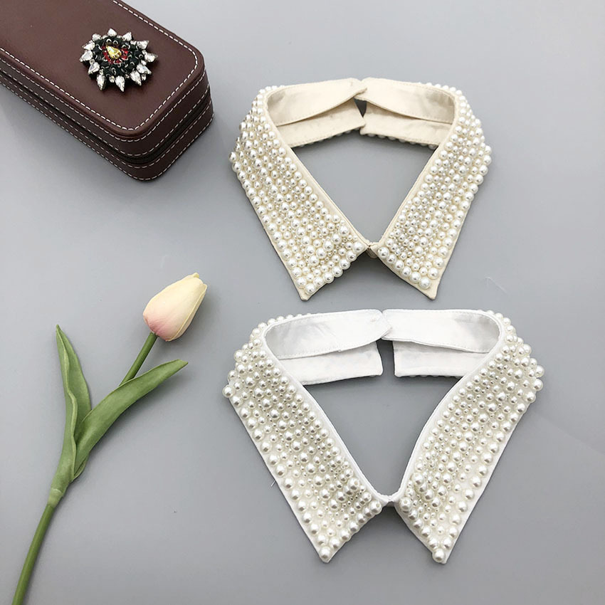 En stock al por mayor palacio estilo retro perla collar falso pequeño artículo