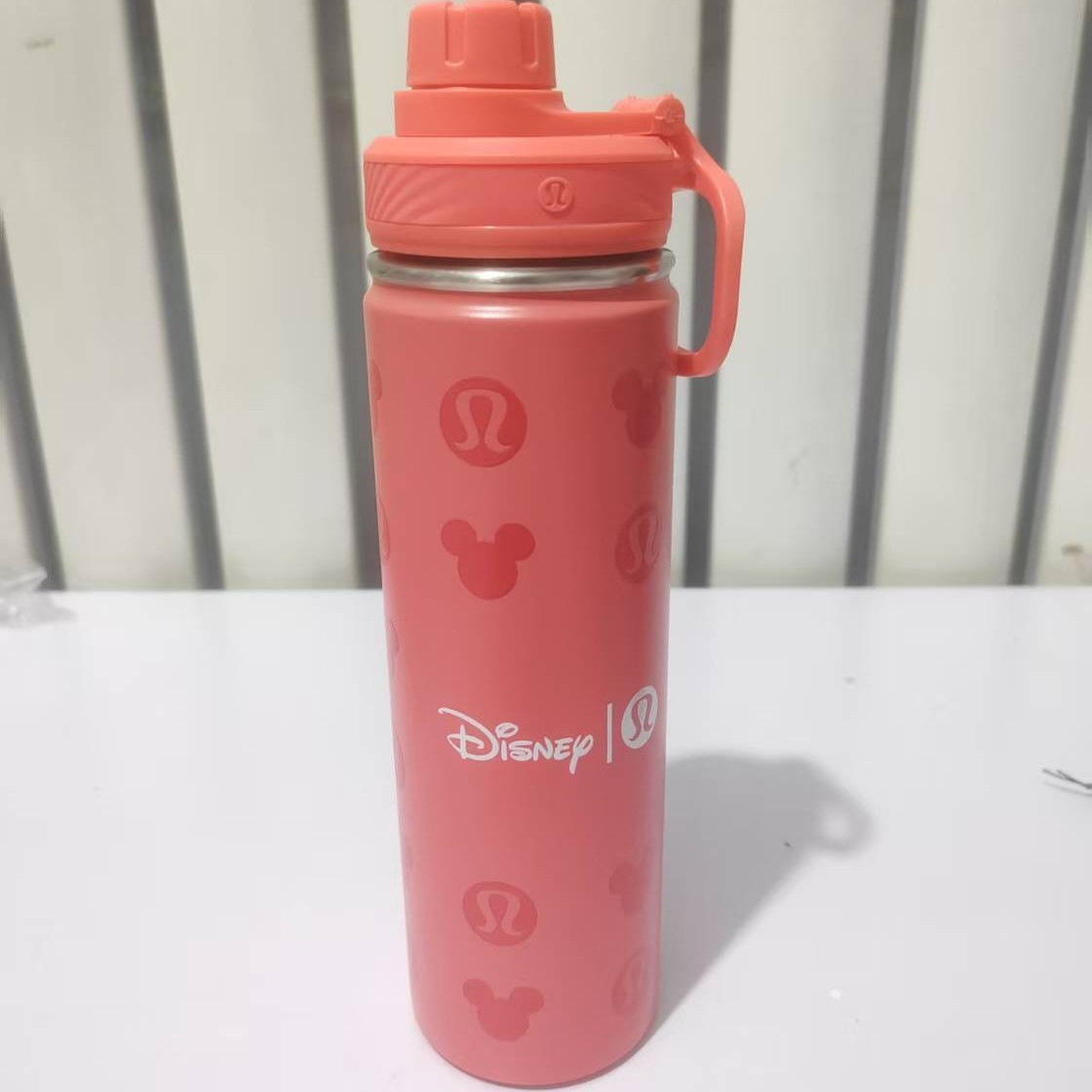 Termo de Acero Inoxidable 304 de Doble Capa con Diseño Antiderrames LULU de Amazon, 710 ml
