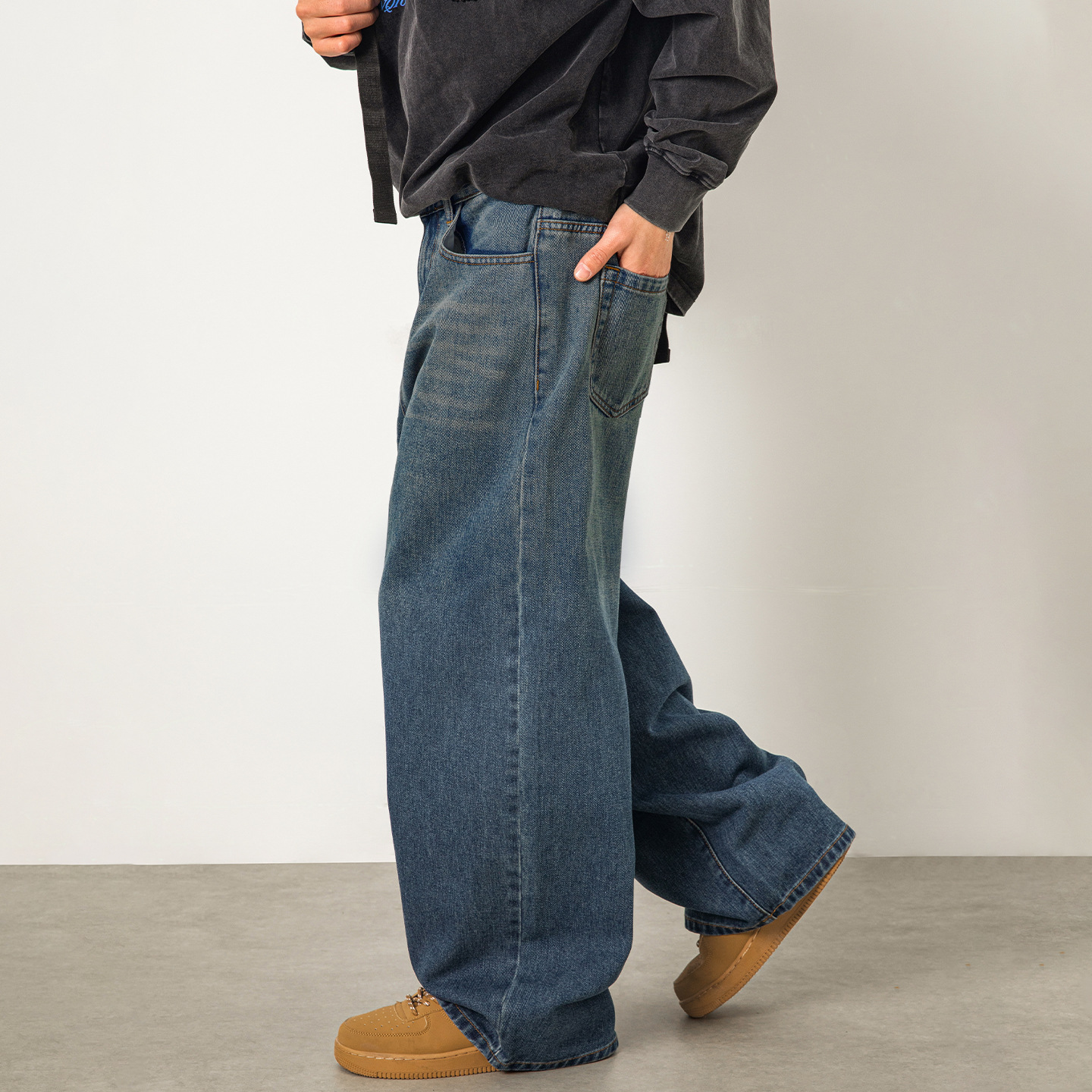 Vintage Washed Gradient Blue Jeans – Baggy Straight-Leg Denim Pants For Men (Distressed Finish, Mid-Rise, Non-Stretch Cotton Blend, M-Xxxl)_voghion.com