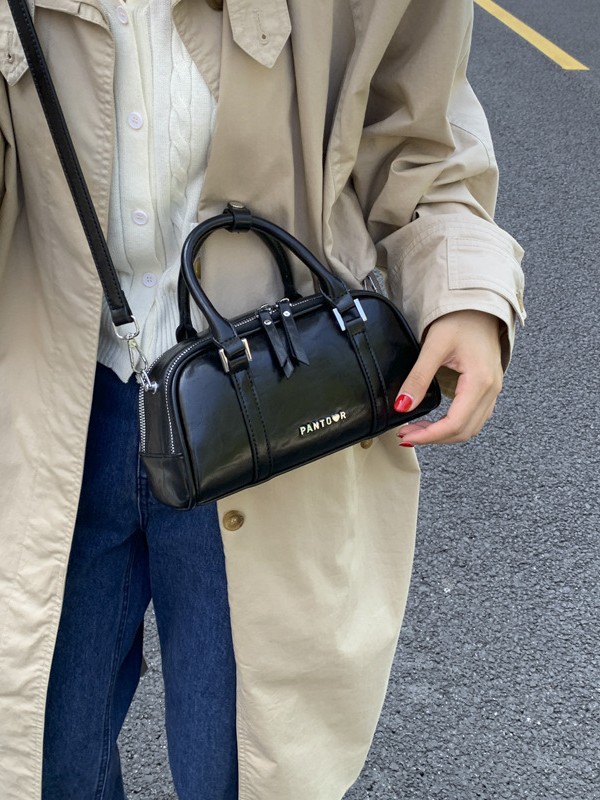 Bolsa de bolos de moda de alta humedad para mujeres 2025 nuevo bolso cuadrado transfronterizo versátil mochila de viaje