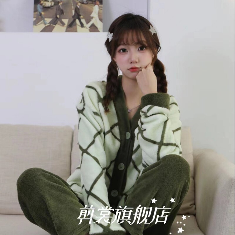 Pajamas for Women, Coral Velvet, Autumn and Winter Outer Wear for Students, Cute Korean Style Sweet Long-Sleeved Flannel Leggings Suit