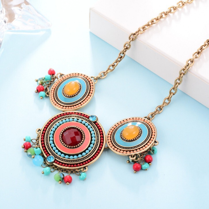 2024 Cross-Border Hot-Selling Handmade Jewelry for Women, European and American Exaggerated Rhinestone Alloy Necklace, Factory Direct Sales, Vintage Style