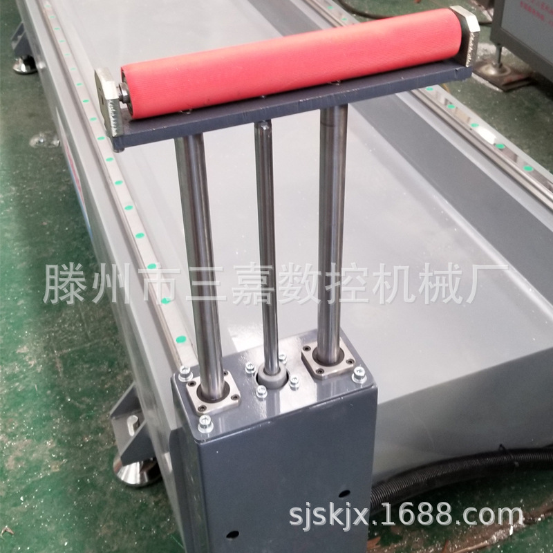 ��������˫ͷ�� ϵͳ�������Ŵ�550�ڰ˷�ת�ڽ�˫ͷ�и����Ͼ�