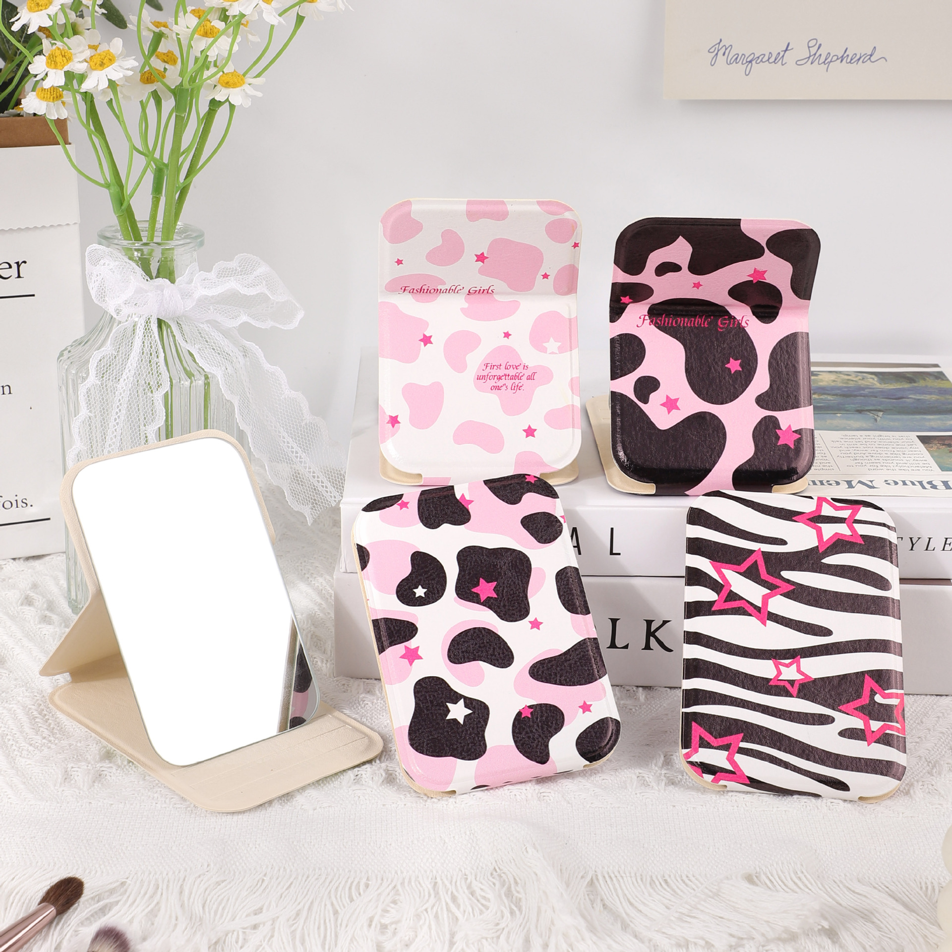 Espejo de maquillaje plegable al aire libre tipo de comodín dormitorio de estudiantes domésticos escritorio portátil HD vertical simple