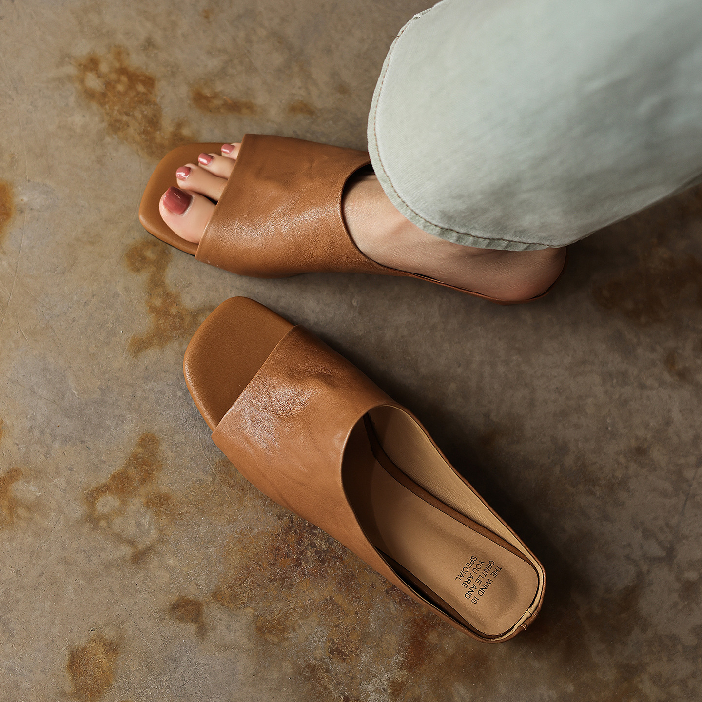 Sandal nữ da bò quai ngang gót thấp hở mũi phong cách Hàn Quốc — đen