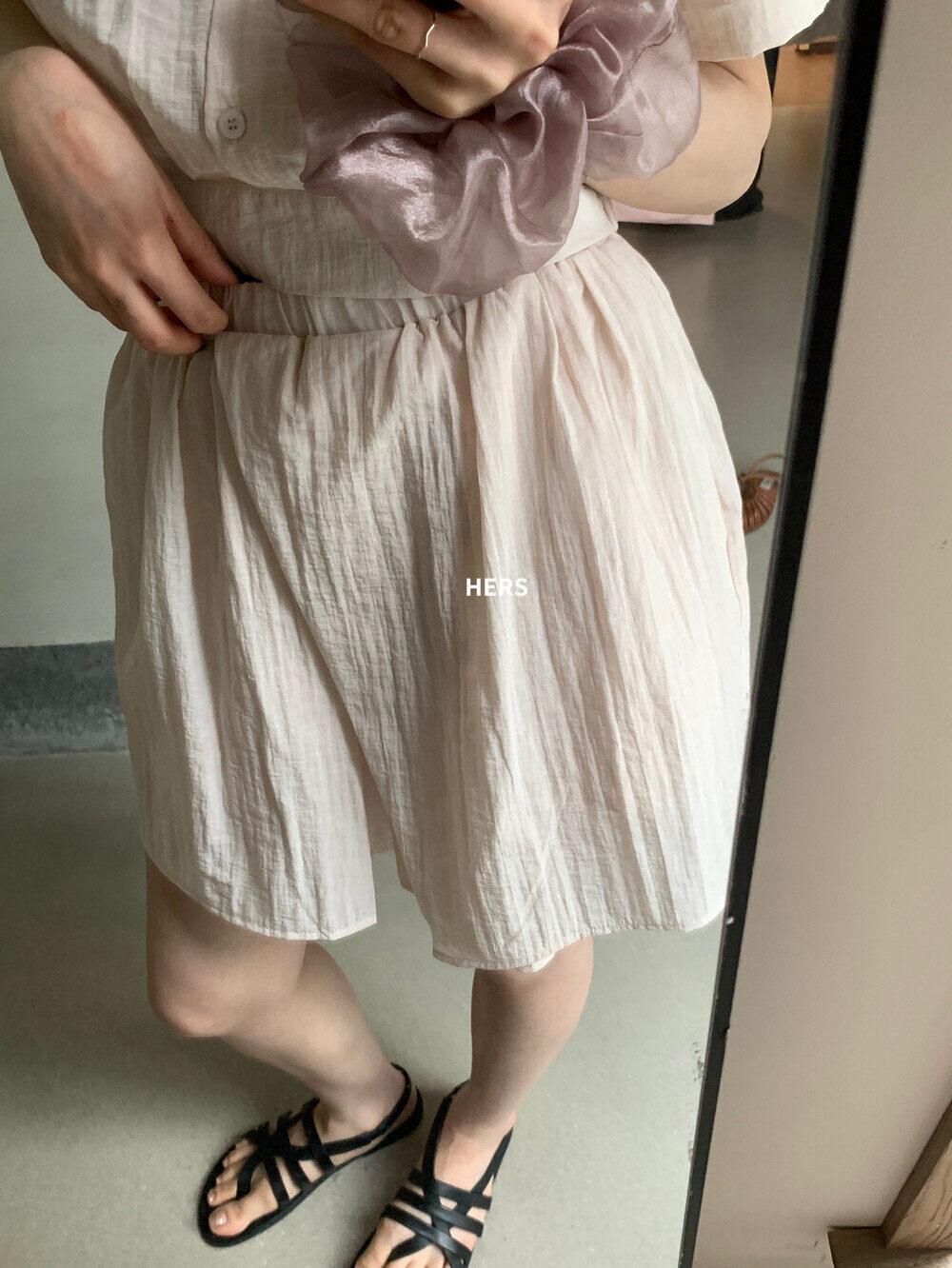 Bộ hai mảnh áo sơ mi ngắn phối quần short cạp chun nữ — xám đậm, màu hồng chi tiết 19