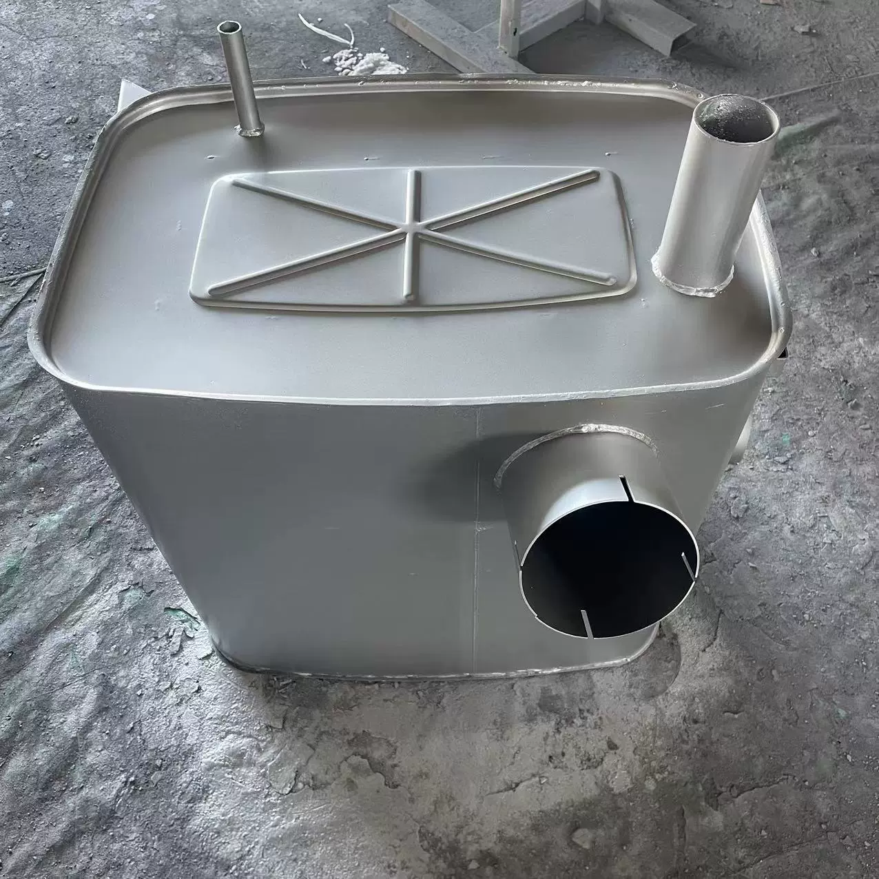 厂家直销进口奔驰重卡消声器9424901401型号消声器包邮