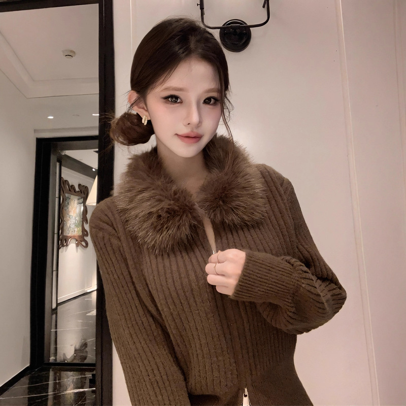 Retro Fur Collar Vertical Striped Sweater Jacket for Women, New Autumn and Winter Style, Lazy Style Double Zipper Knitted Cardigan Top with Long Sleeves