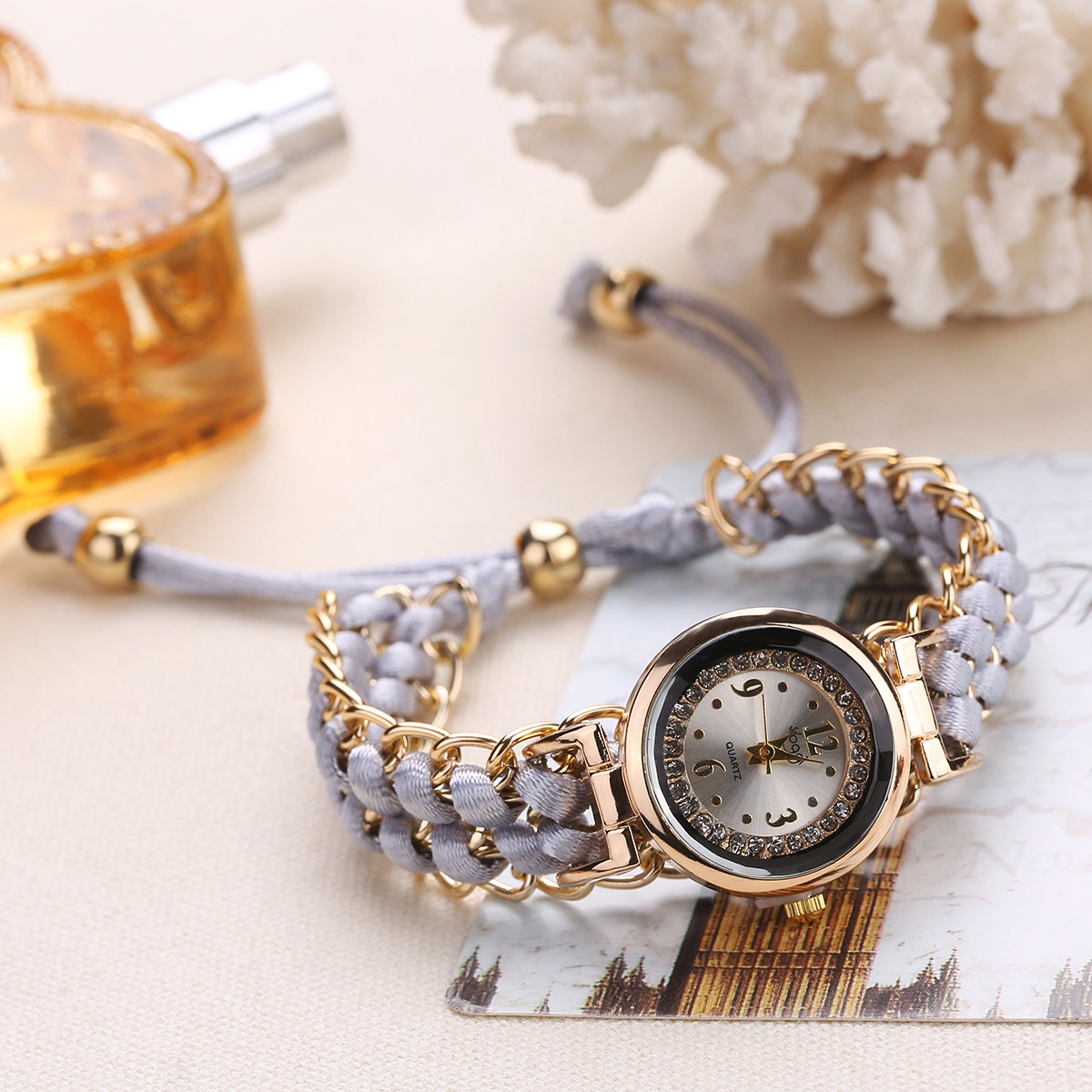 Quadrante piccolo di vendita caldo con orologio intrecciato con diamanti, orologio da donna al quarzo con corda retrattile alla moda_voghion.com