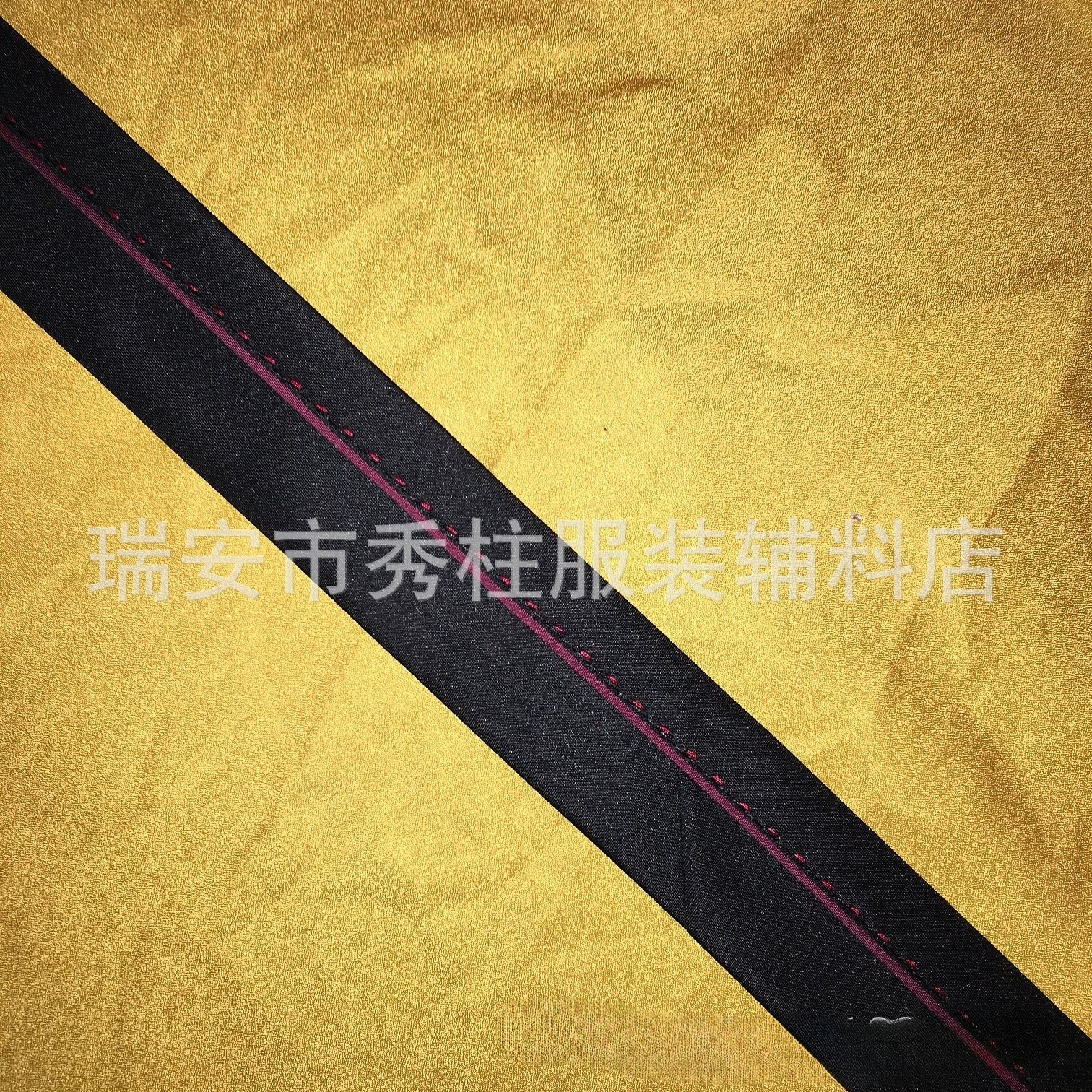 Оптовый производитель поясов для повседневных брюк, поясов для классических брюк, подкладок с бисерной кромкой, аксессуаров для одежды.