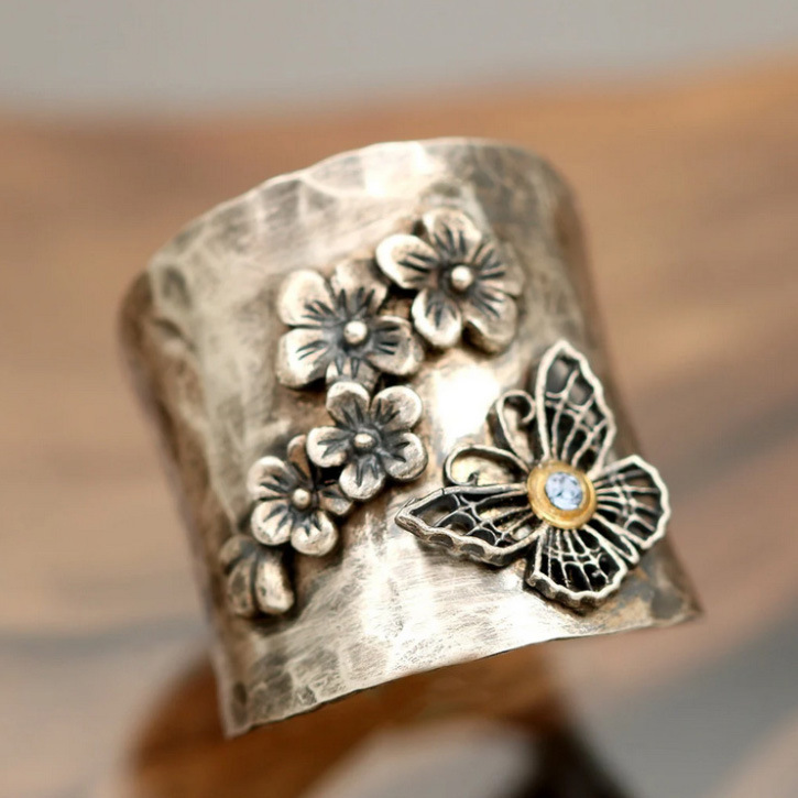 Retro Flower Brass Inlay Zircon Rings display picture 1