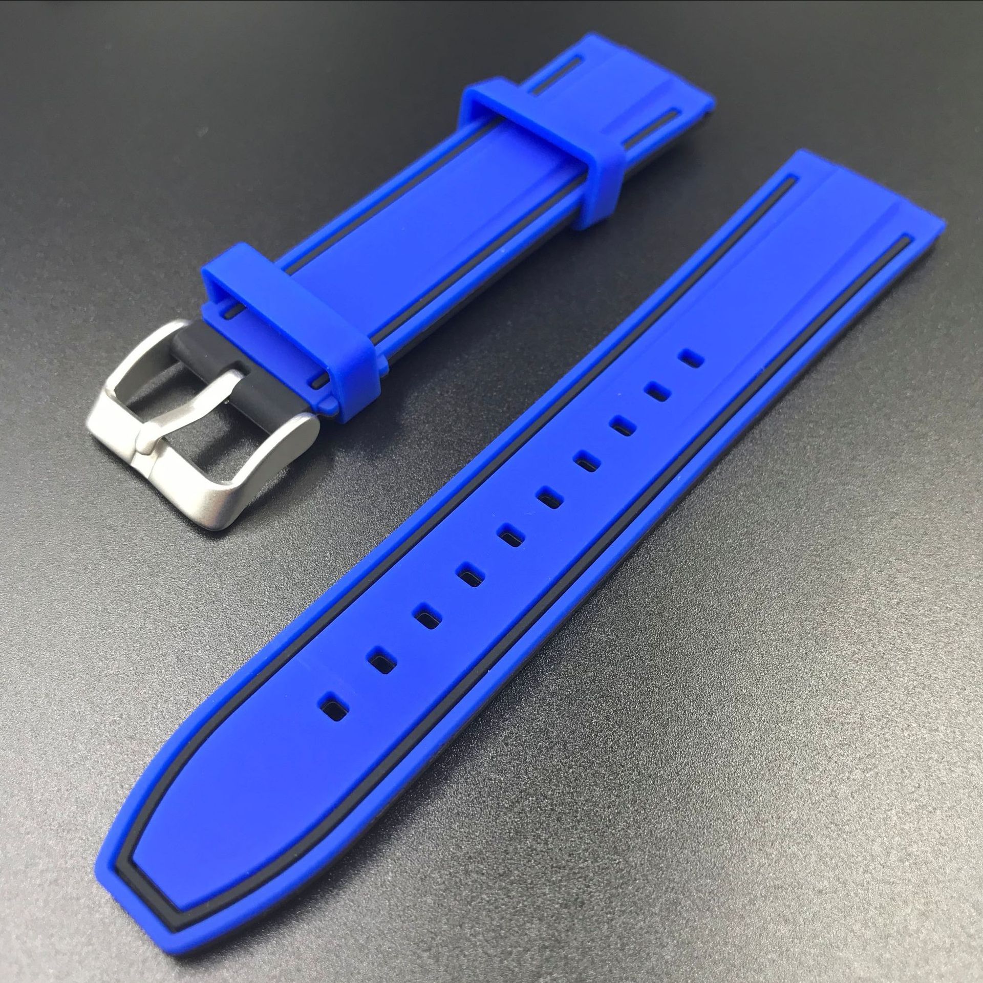 Universal de la correa de silicona transfronteriza interruptor de liberación rápida de dos colores banda de oído adaptador 20 22 24mm de silicona de dos colores Reloj