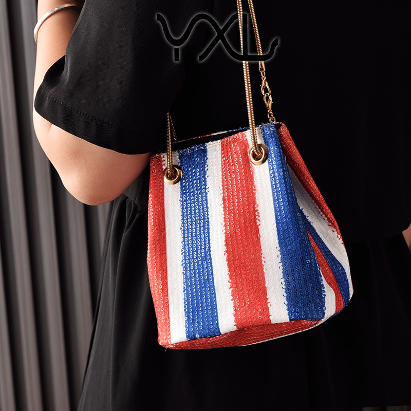 Bolsa de cubo de moda retro sequilla cadena bolso de mujer rojo, azul y blanco rayas bolso de hombro de mujer fábrica directa bolso transfronterizo